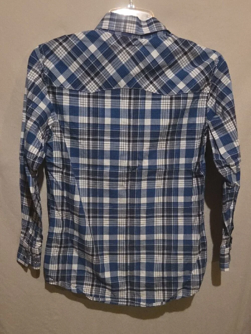Wrangler Men's Blue and White Plaid Button-Down Shirt